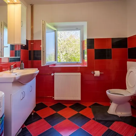 Haus In Sleme Skradsko Mit Whirlpool Und Parkplatz By Interhome * Zrnovac